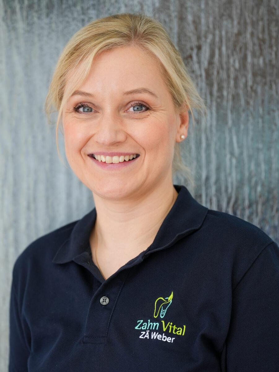 Portrait der Zahnärztin Helen Weber